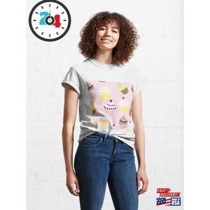 Cupcakes Pattern Classic T-Shirt